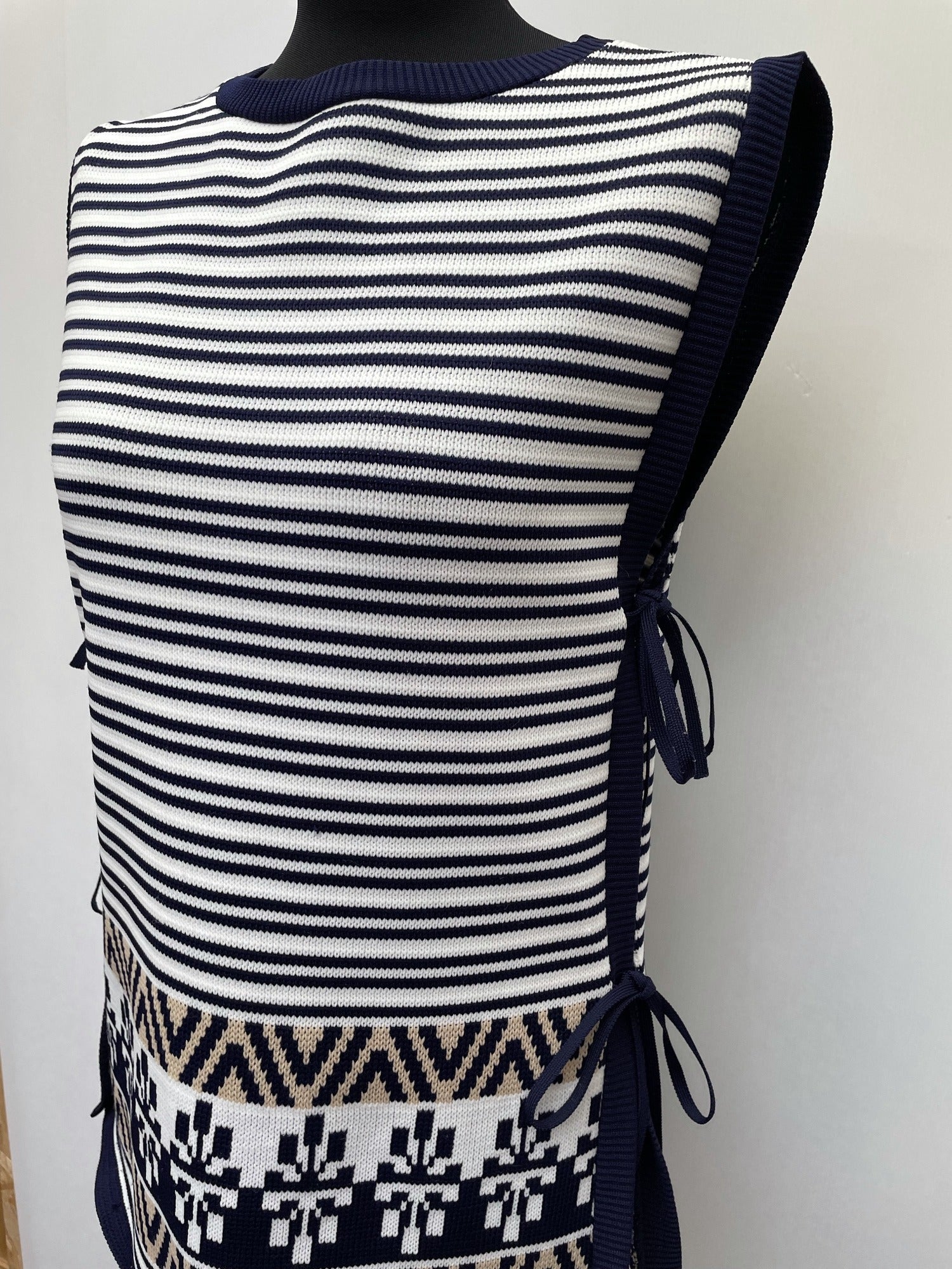 womens  white  vintage  Urban Village Vintage  urban village  tunic top  tunic  tabard  Stripes  string fastening  patterned  pattern  Lightweight Knit  light knit  knitwear  knitted  knit  elasticated  70s  1970s  12  10/12  10