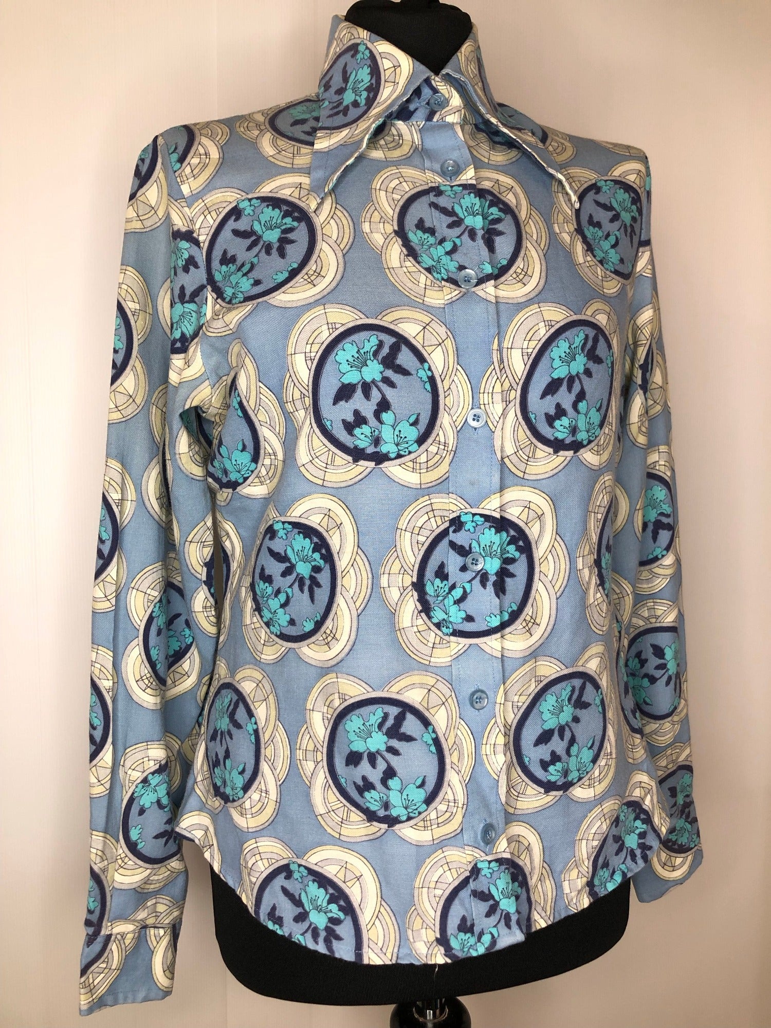 womens shirt  womens  vintage  Urban Village Vintage  print blouse  floral print  dagger collar  blue  blouse  big collar  70  1970s  12