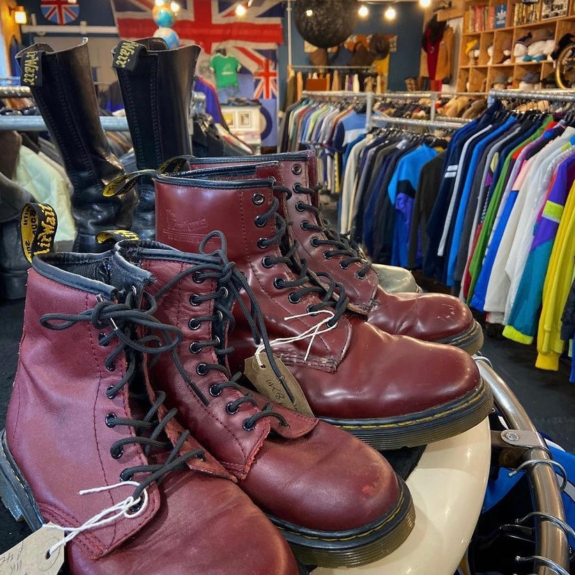 vintage, clothing, fashion, womens, mens, shop, online, store, thrift, uk, henley, henley-in-arden, stratford, stratford-upon-avon, birmingham, furniture, mid century, retro, homeware, collectables, ceramics, glassware, kitsch, curiosities, interior, home