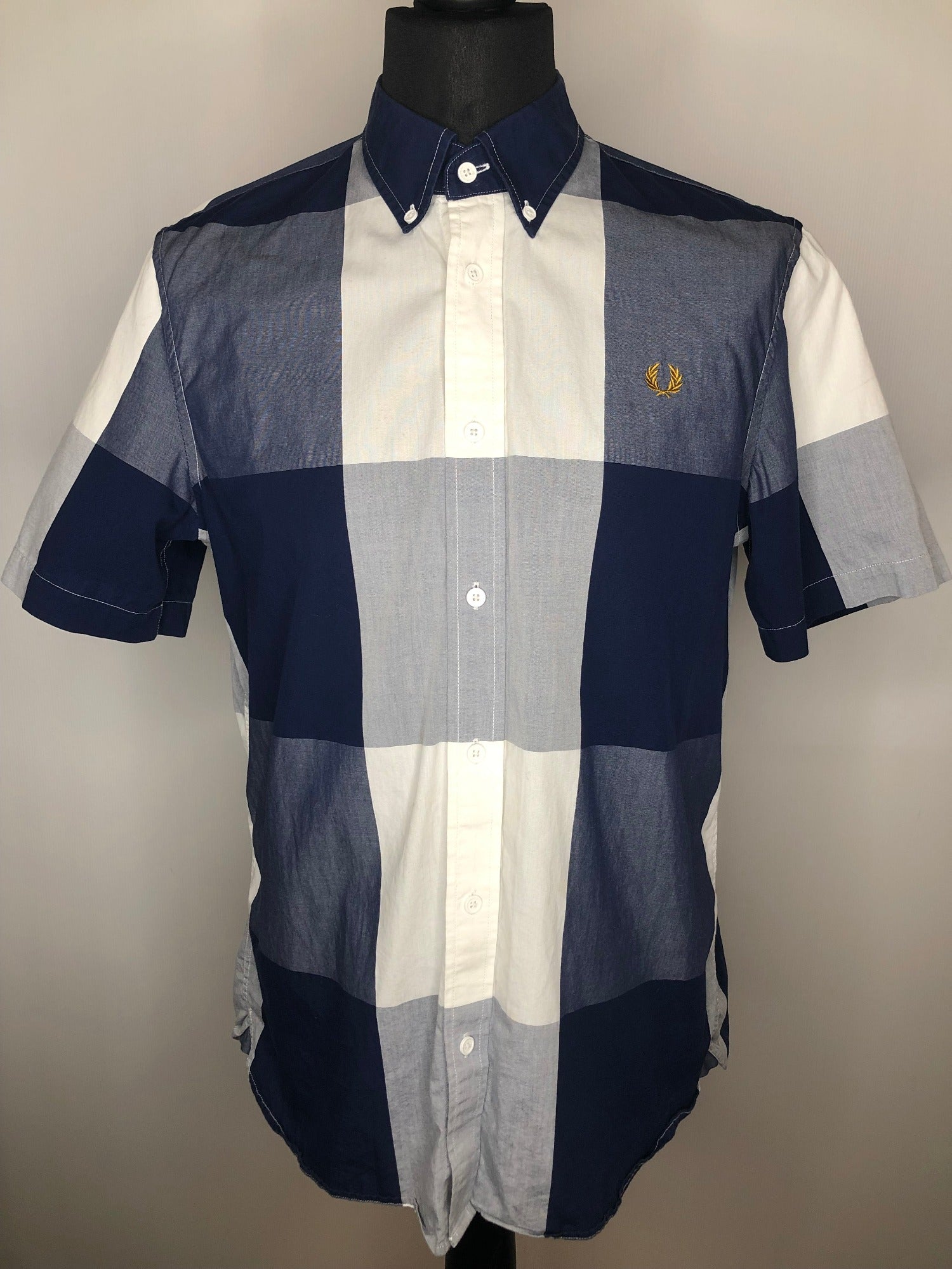 L  white  vintage  top  short sleeved shirt  short sleeved  Shirt  MOD  Mens Shirts  mens  large check  gold logo  Fred Perry  fred  embroidered logo  Embroidered  check shirt  check print  blue