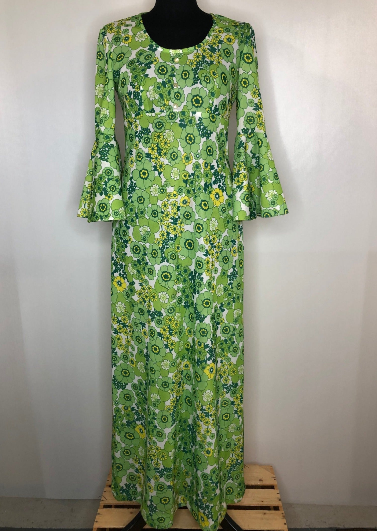 Vintage 1970s Floral Print Bell Sleeve Maxi Dress in Green by Debroyal - Size UK 10 - Womens Vintage Clothing - Urban Village UrbanVillageVintage Vintage 1970s Floral Print Bell Sleeve Maxi Dress in Green by Debroyal - Size UK 10 - Womens Vintage Clothing - Urban Village UrbanVillageVintage