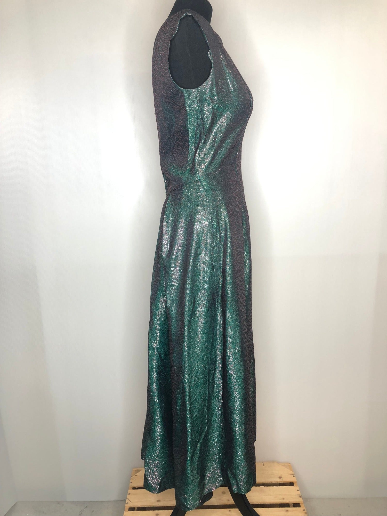 Vintage 1950s 1960s Lurex Metallic Evening Dress in Green with a