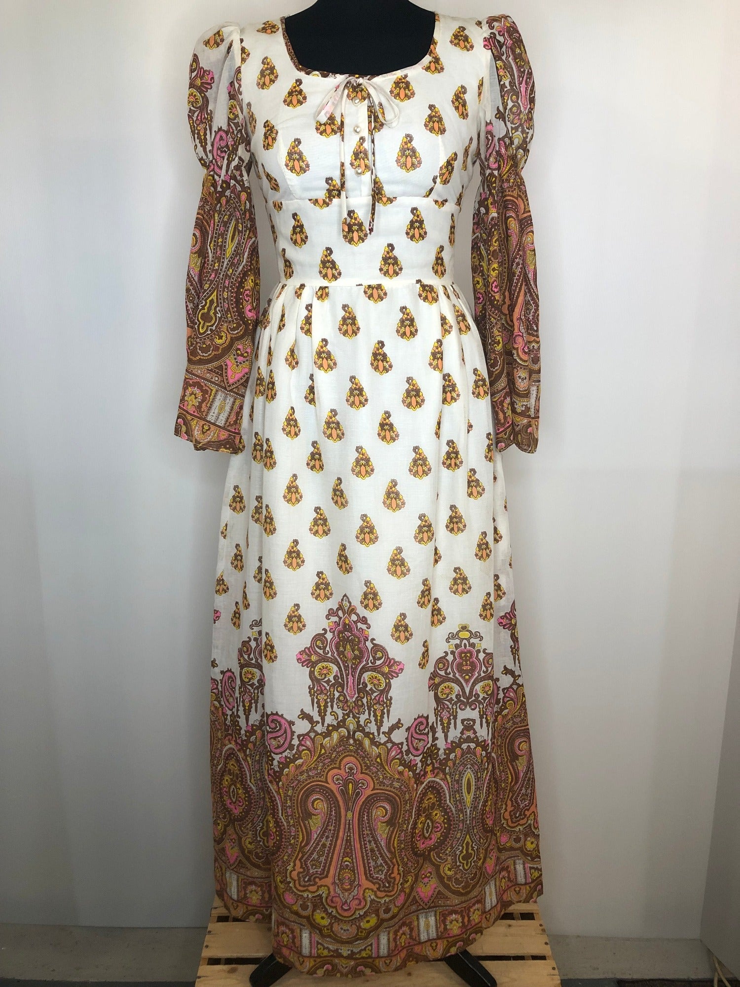 Vintage 1970s Print Bell Sleeve Maxi Dress by Richard Shops - Size UK 8 - Urban Village Vintage Womens Clothing UrbanVillageVintage Vintage 1970s Print Bell Sleeve Maxi Dress by Richard Shops - Size UK 8 - Urban Village Vintage Womens Clothing UrbanVillageVintage