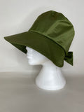 1960s Green Peaked Cloche Hat with Bow Detail - Small