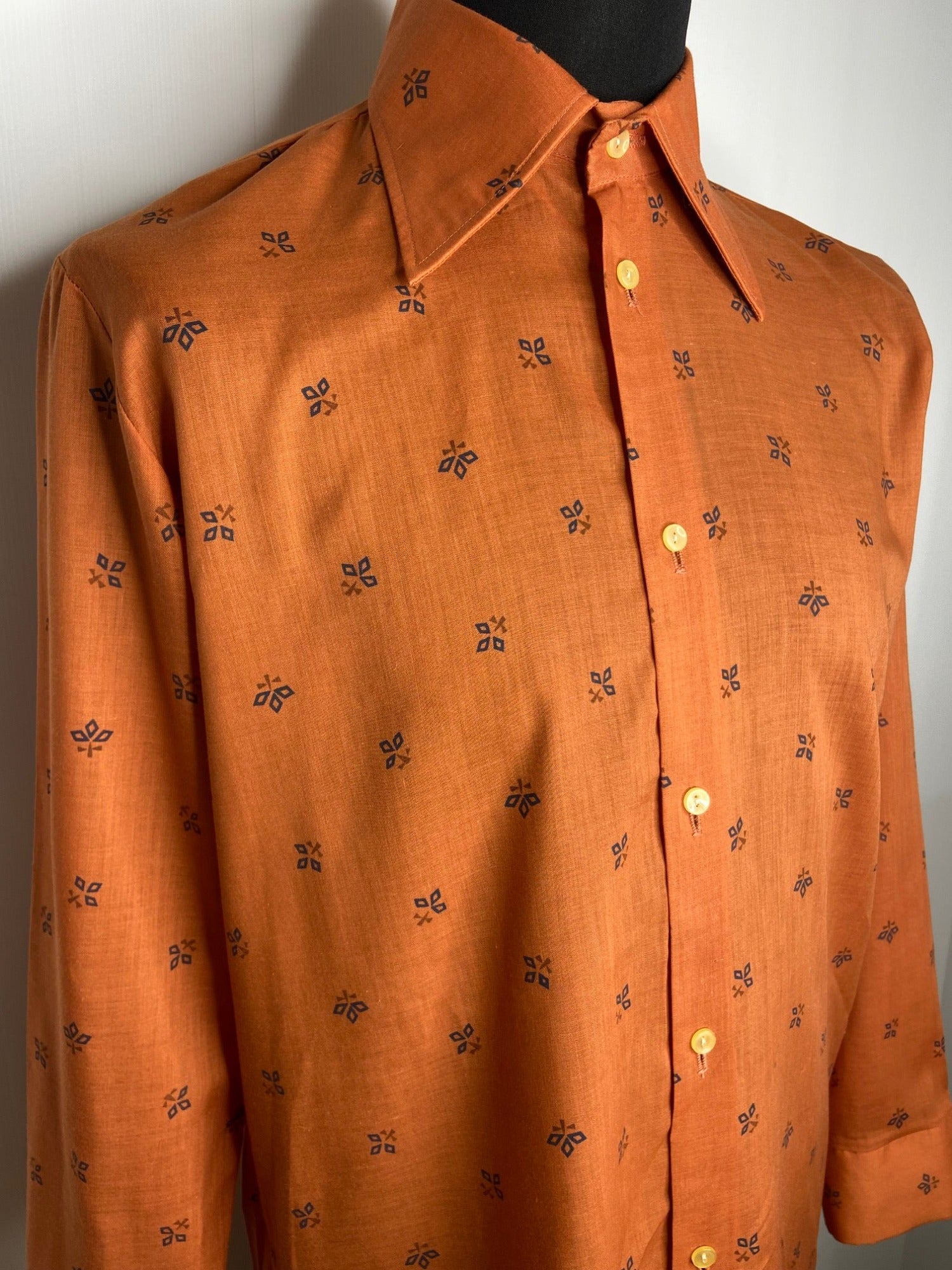1970s Large Collar Patterned Shirt in Rust Orange Size M L