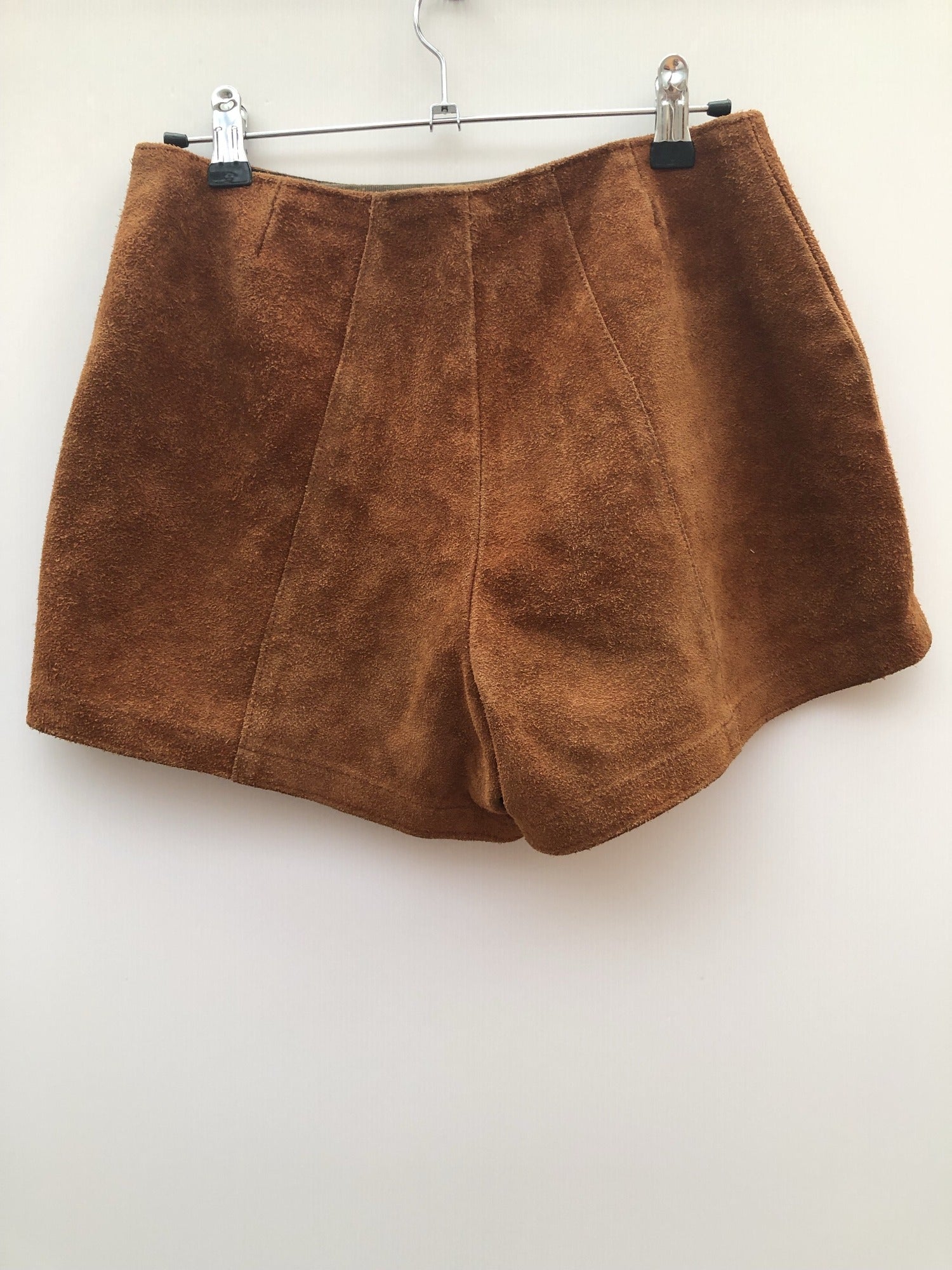 womens  vintage  Urban Village Vintage  urban village  summer  suede shorts  Suede  shorts  pockets  pattern  brown  8  60s  1960s