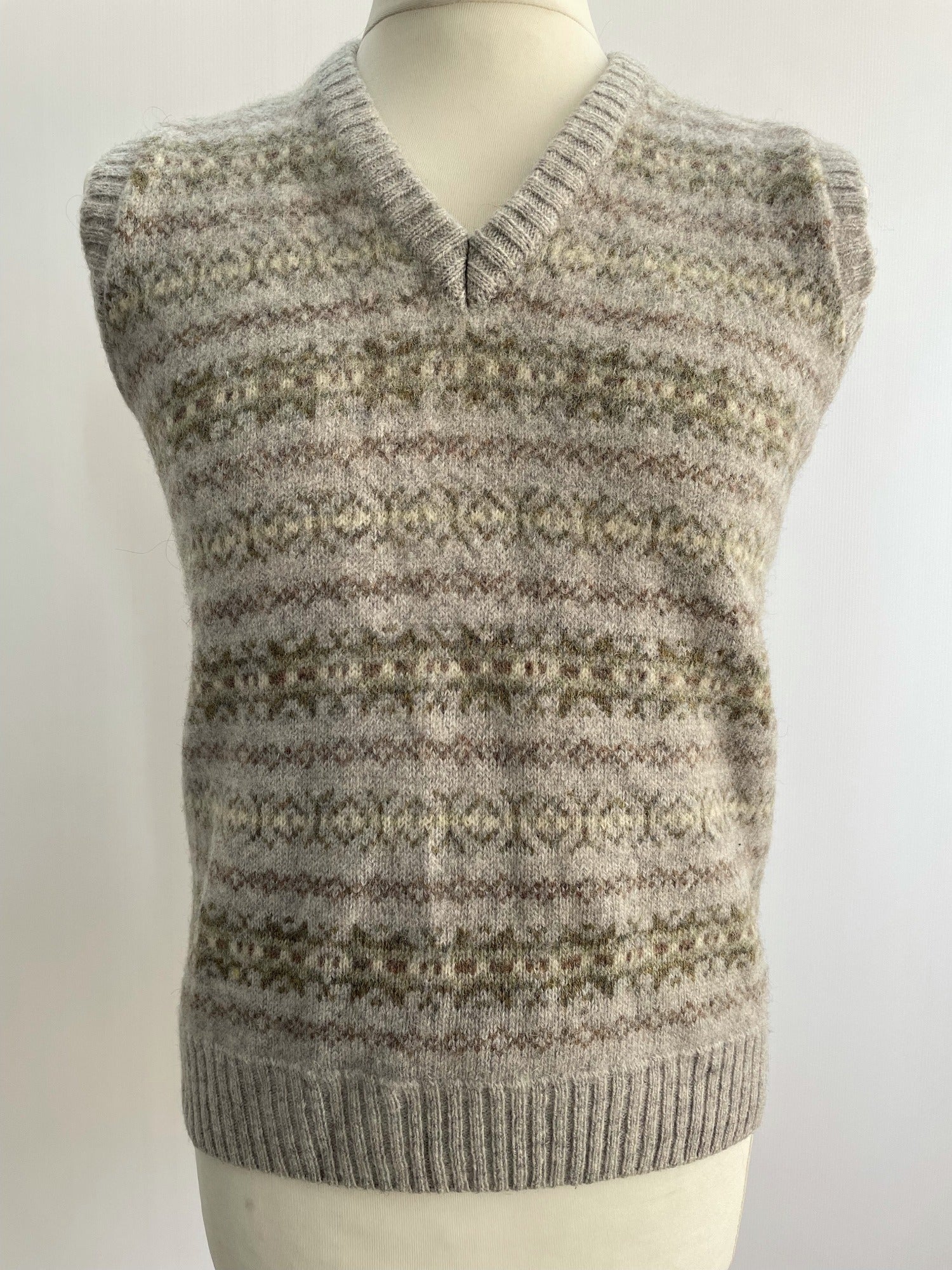 Mens Vintage 1970s Grey Wool Fair Isle V-Neck Jumper Vest Size S