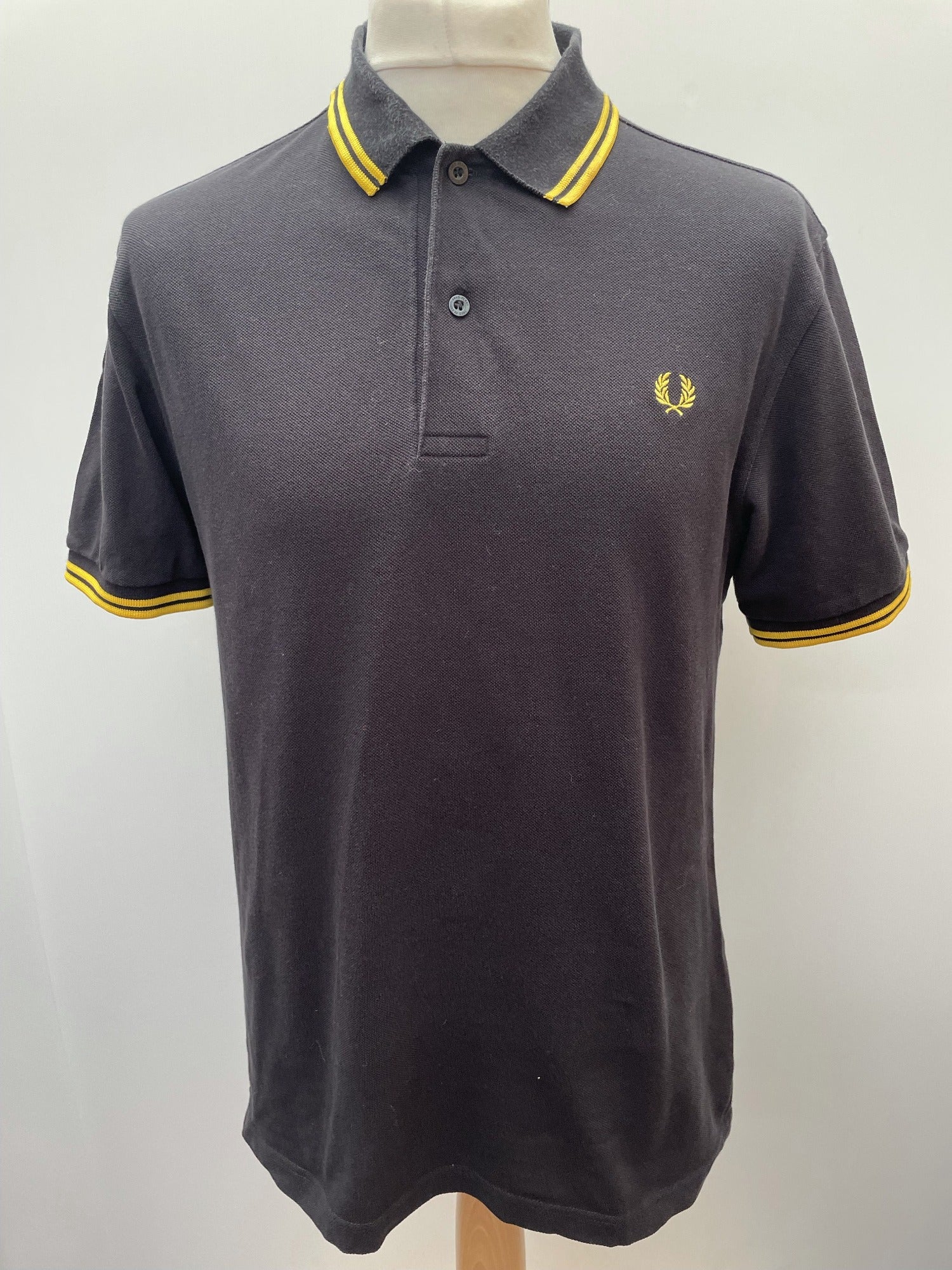 Yellow  vintage  urban village  tipped  stripey  Stripes  striped  stripe  sportswear  short sleeved  short sleeve  retro  polo top  polo  MOD  mens  L  Fred Perry  fred  collared  collar  button  black  Online store