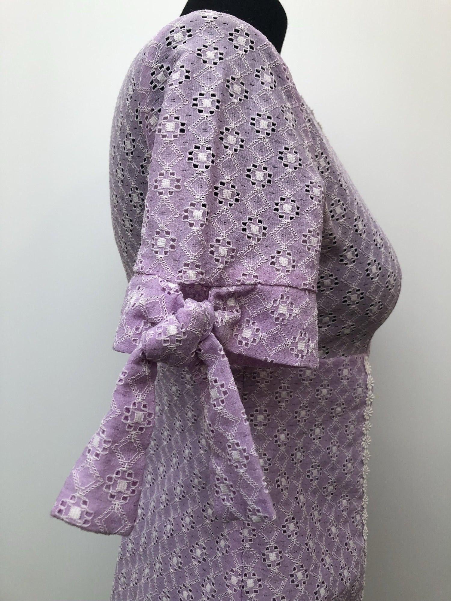 womens  vintage  Urban Village Vintage  urban village  tie sleeves  purple  mini dress  mini  dress  crochet trim  8  60s  1960s