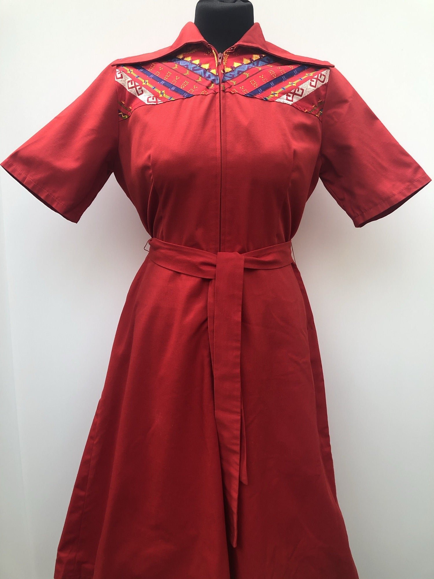 zip front  womens  vintage  Urban Village Vintage  Spinney  shot sleeve  red  culottes  collar  aztec print  aztec  70s  1970s  12