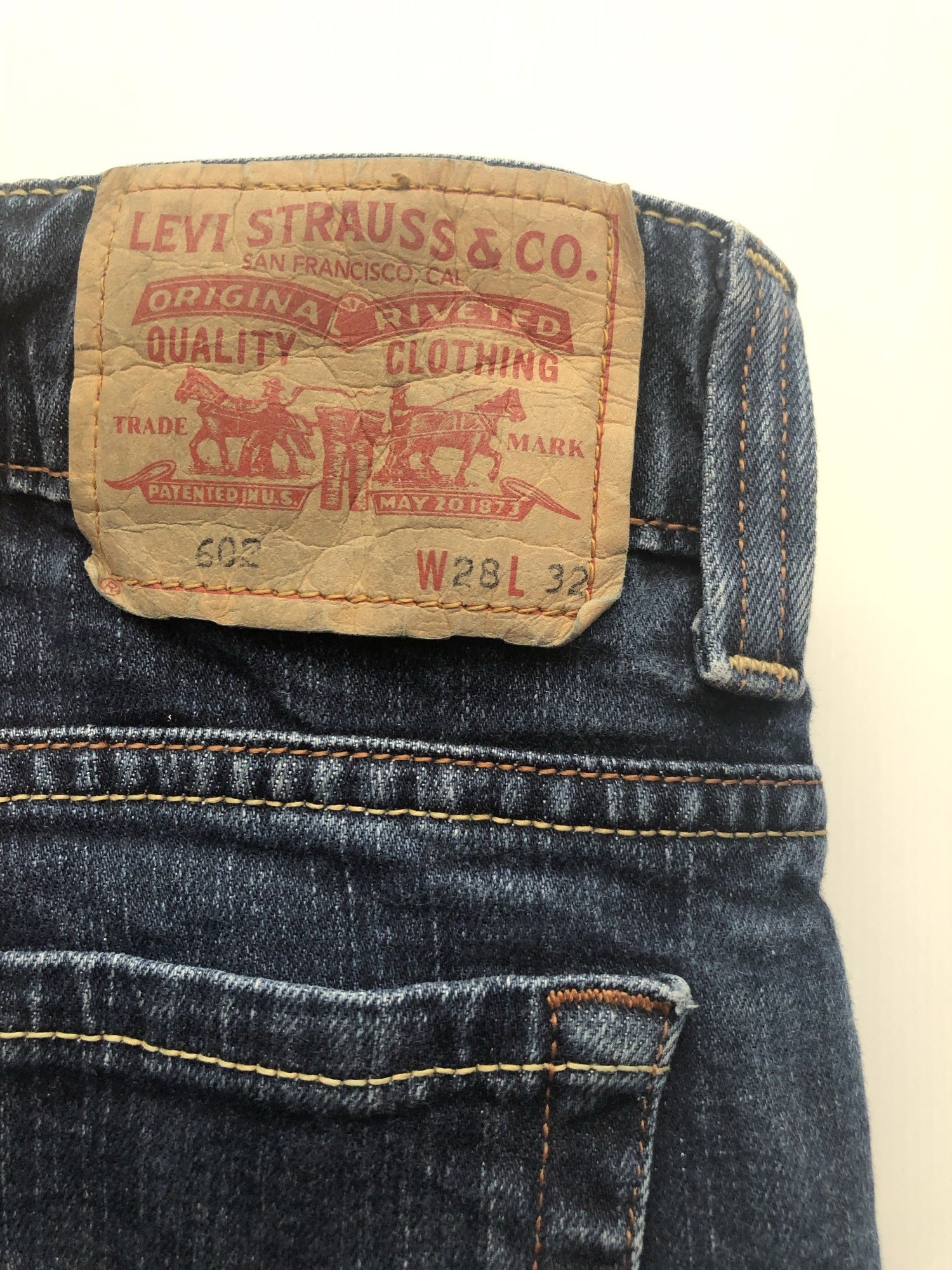 Levis l32 online