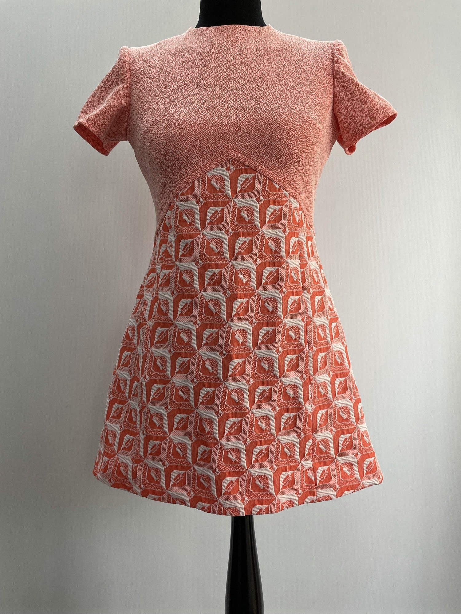 Vintage 1960s Salmon Pink Short Sleeve A-line Mini Scooter Dress - UK 6-8 - Urban Village UrbanVillageVintage Vintage 1960s Salmon Pink Short Sleeve A-line Mini Scooter Dress - UK 6-8 - Urban Village UrbanVillageVintage
