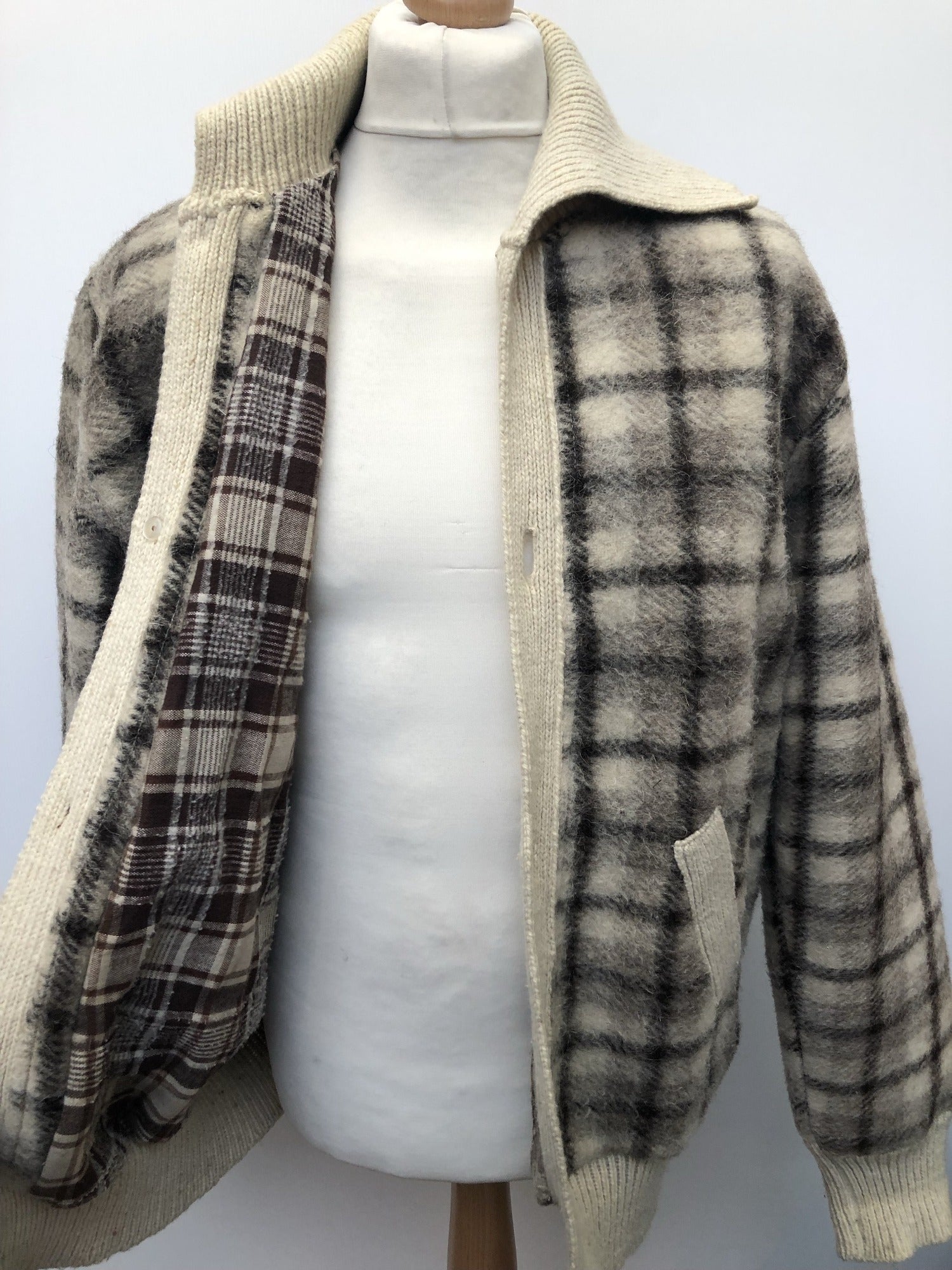 wool  vintage  Urban Village Vintage  mens  L  knitwear  knitted  knit  jacket  fully lined  cream  checked  check  60s  60  1960s  1960