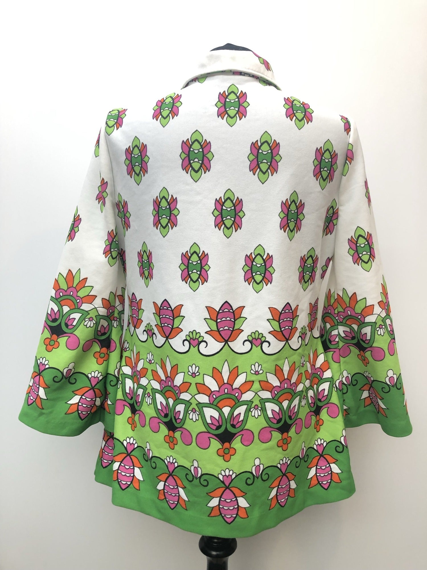 womens  wide sleeve  white  vintage  top  multi  Indian Print  green  floral print  flare sleeve  ethnic print  dagger collar  blouse  70s  1970s  12