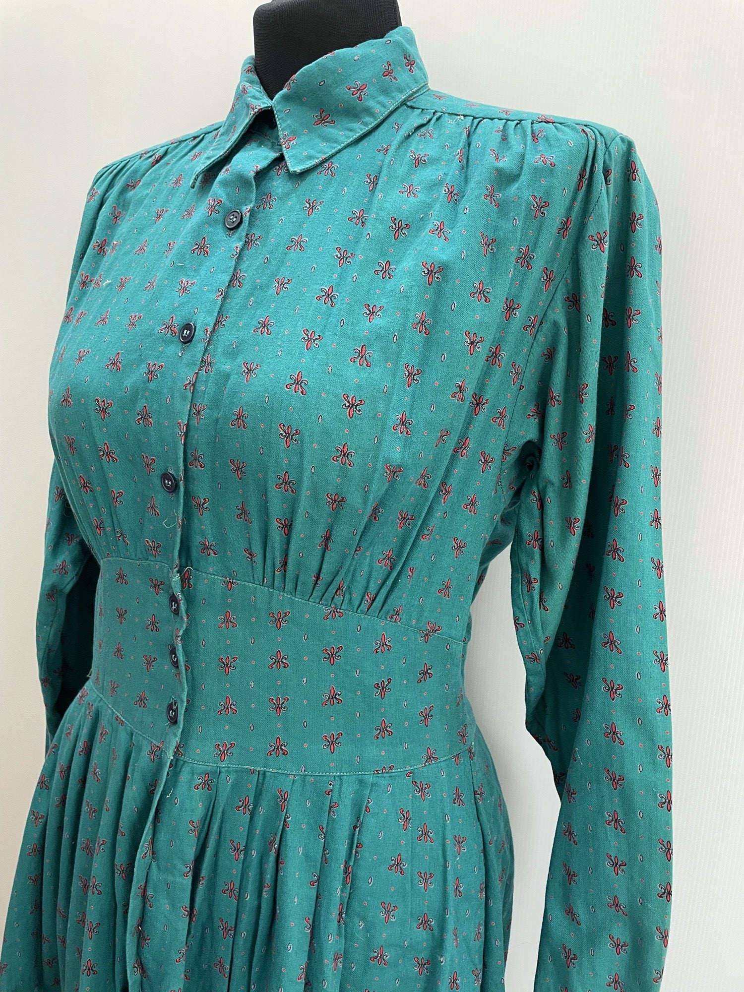 womens  vintage  Urban Village Vintage  urban village  Turquoise  shirt dress  patterned dress  patterned  pattern  Paisley Print  maxi dress  maxi  long sleeves  long sleeved  long sleeve  long length dress  long dress  dresses  dress  collared dress  collared  collar  button up  button front  button fastening  button  boho  big collar  adini  70s  1970s  12