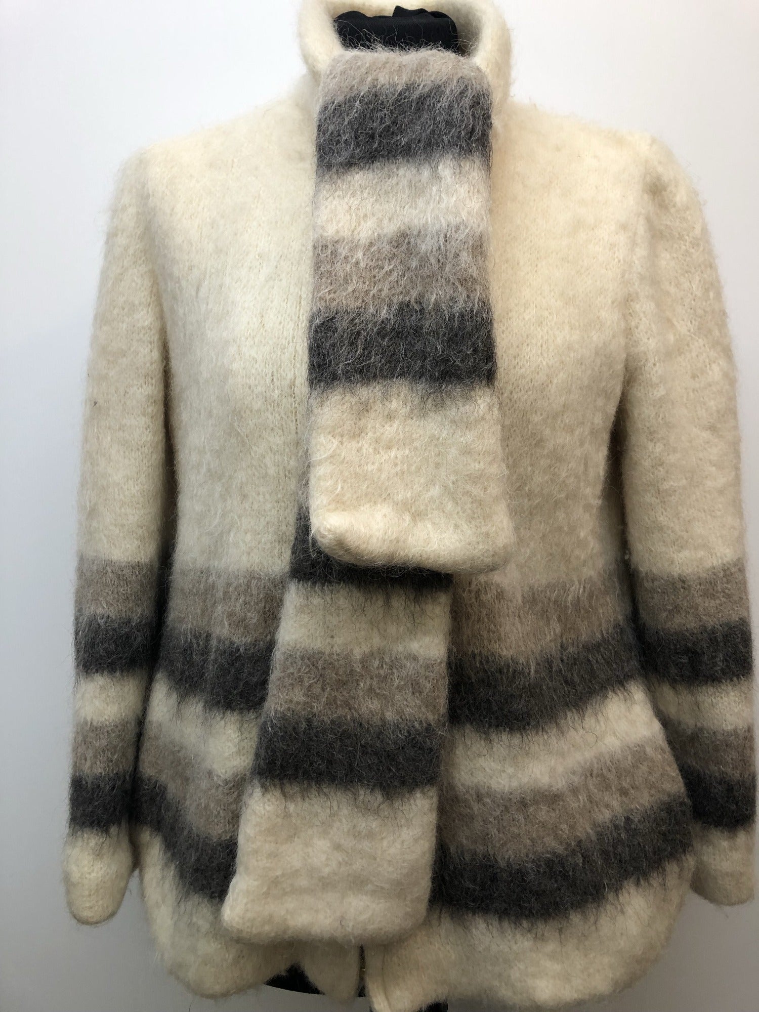 Wool  womens  vintage  Urban Village Vintage  Stripes  long sleeve  knitwear  knitted  knit  cream  cardigan  70s  1970s  12