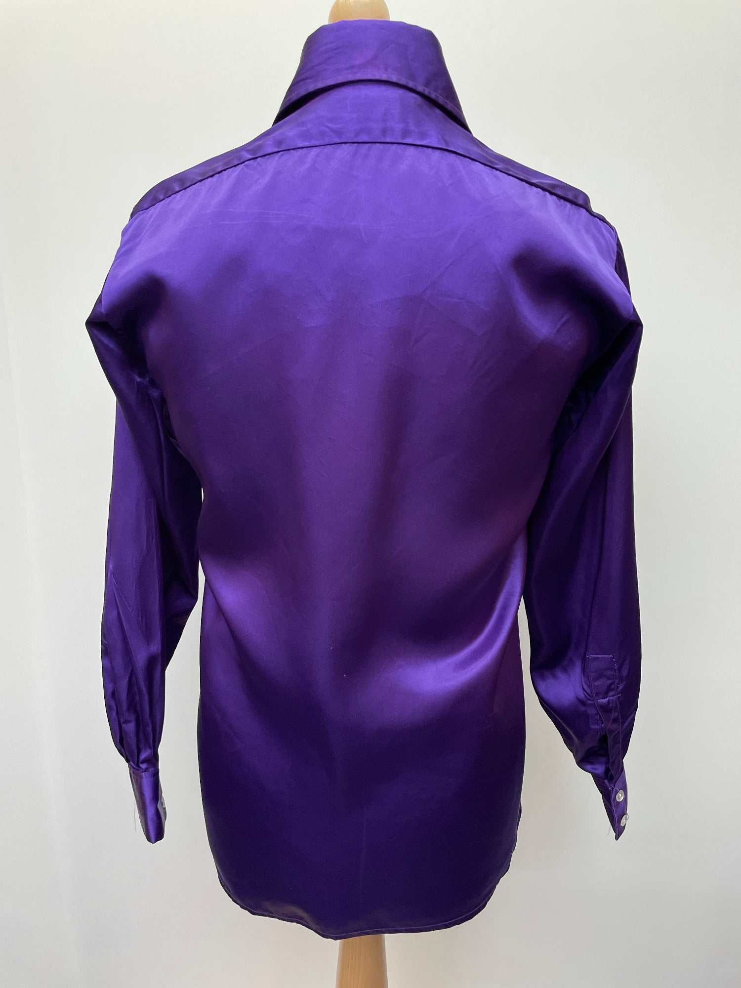 vintage  Urban Village Vintage  urban village  Shirt  satin  S  purple  Mens Shirts  mens  long sleeve  Irvine Sellars  disco  collar  big collar  Beagle collar  60s  1960s