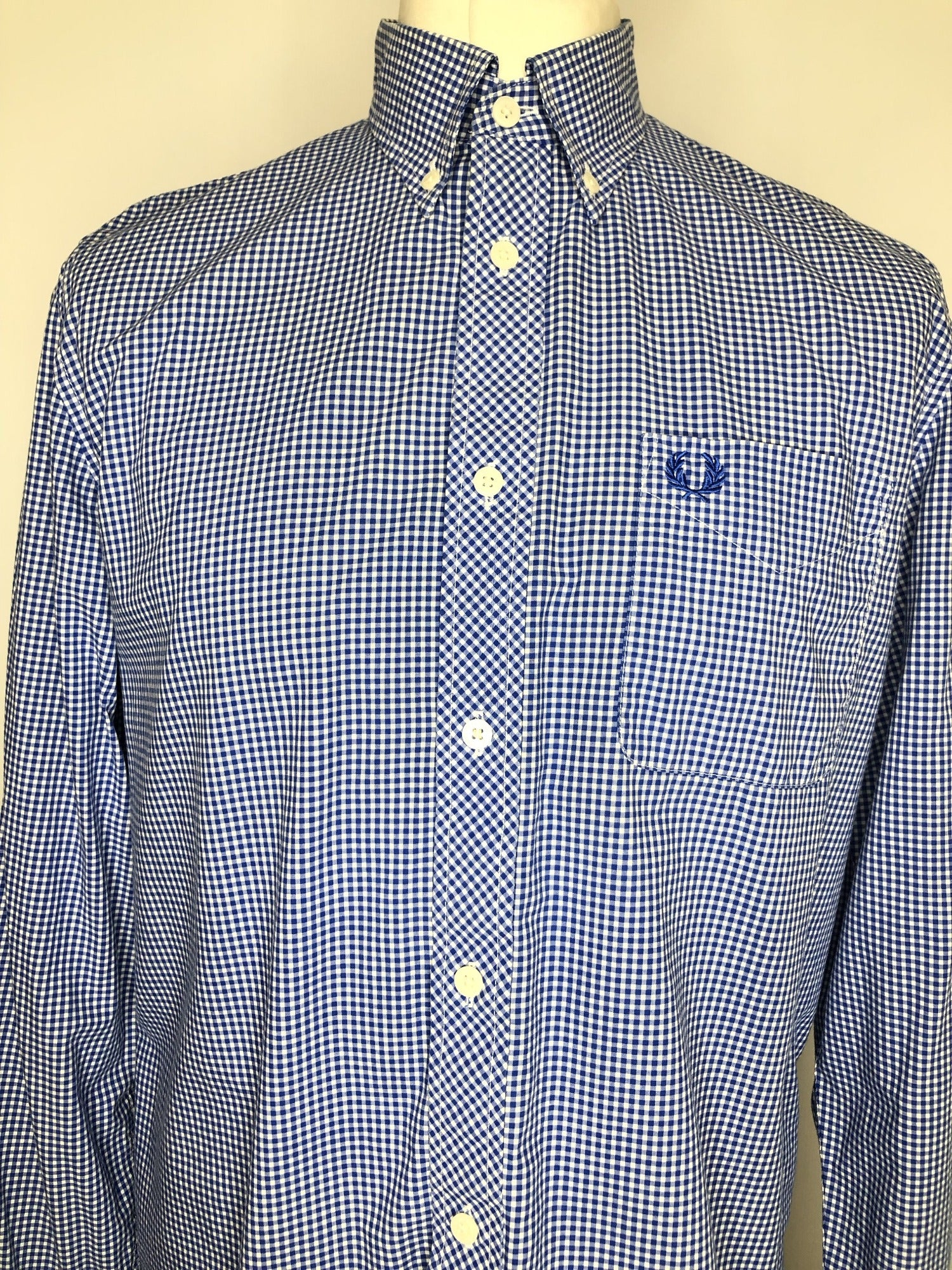 vintage  Urban Village Vintage  Shirt  retro  MOD  mens  long sleeves  Long sleeved top  long sleeve  L  gingham print  gingham check  Gingham  Fred Perry  fred  embroidered logo  Embroidered  collar  button down collar  button down  blue