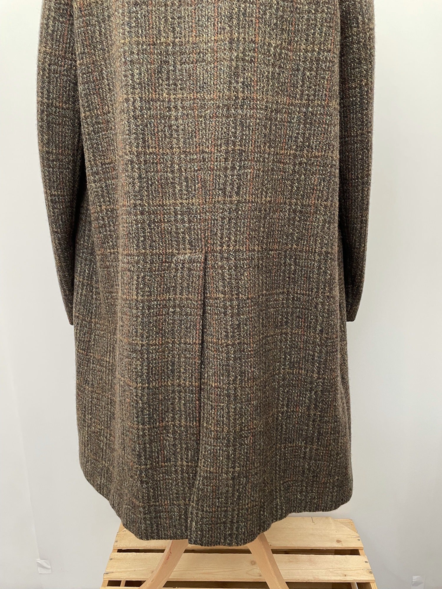 xl  wool coat  wool  Winter Coat  winter  vintage  Urban Village Vintage  urban village  Tweed  silk  pockets  mens  long sleeve  Green  dunn & co  collared  collar  big collar  60s  1960s  100% Wool
