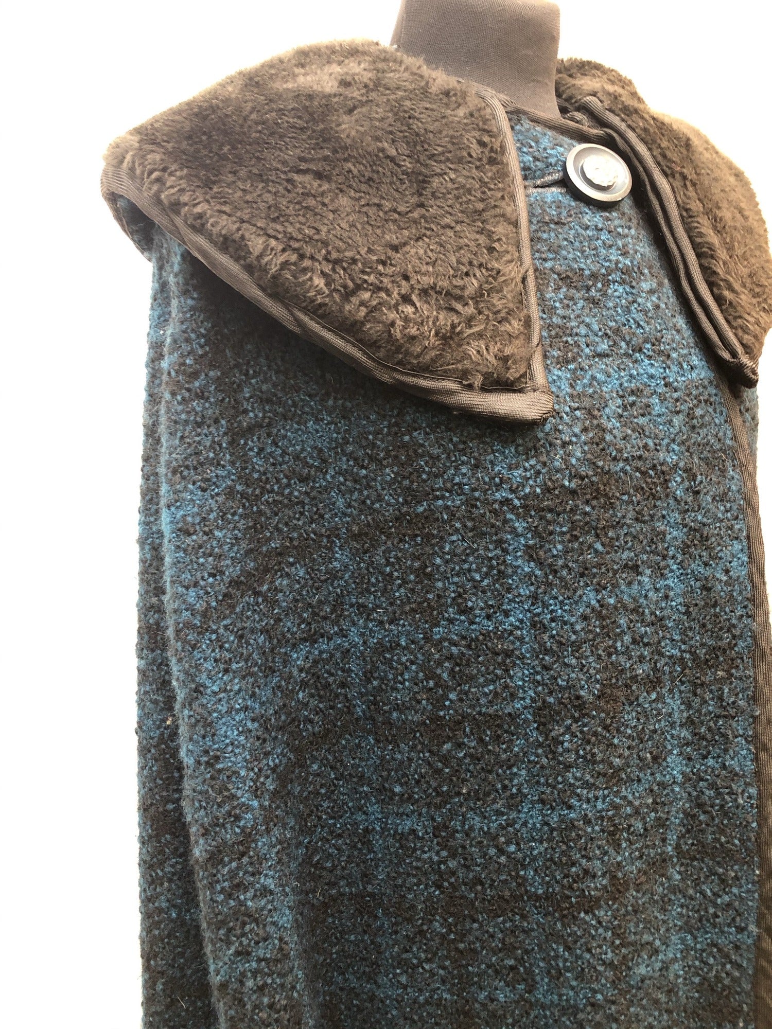 womens  Vintage  Tweed  Otterburn Tweed  One size  long cape  Green  floor length  faux fur  cape  Blue  50s  1950s urban village vintage