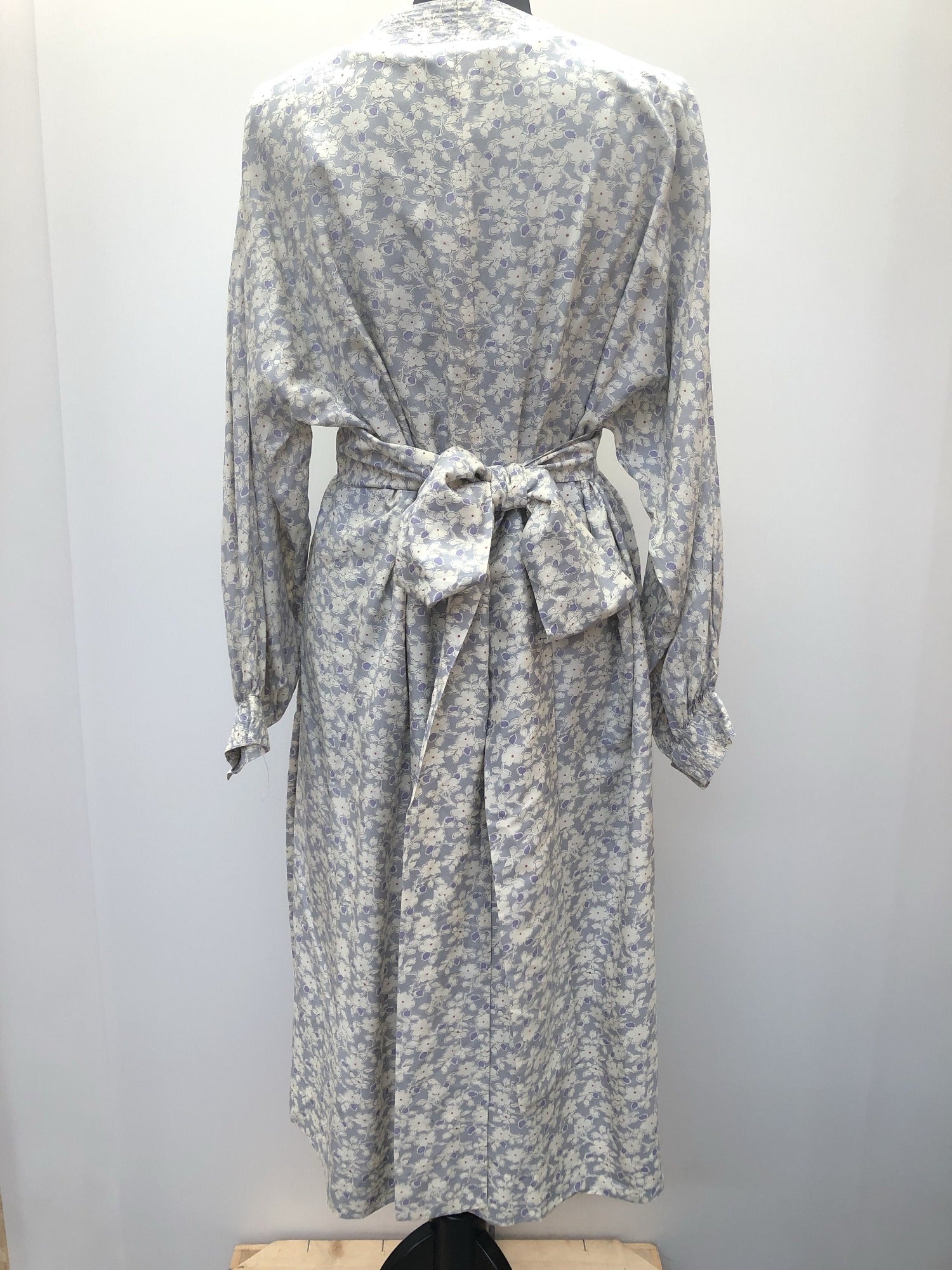 womens  waist belt  vintage  Urban Village Vintage  midi dress  midi  hippie  floral print  dress  check  boho  bohemian  blue  70s