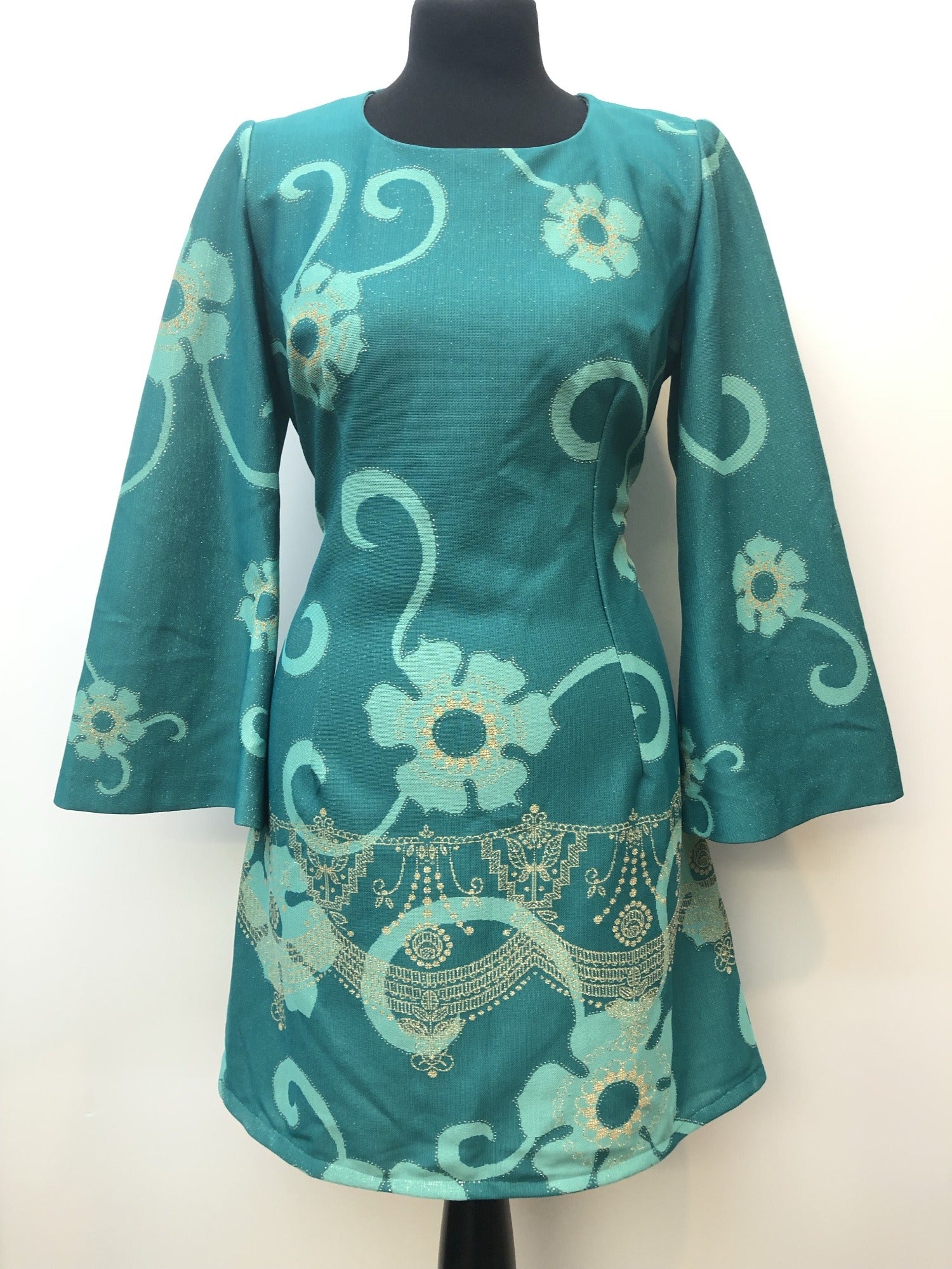 1960s Bell Sleeve Patterned Dress by Norman Linton - Size 10 - Urban Village Vintage UrbanVillageVintage 1960s Bell Sleeve Patterned Dress by Norman Linton - Size 10 - Urban Village Vintage UrbanVillageVintage