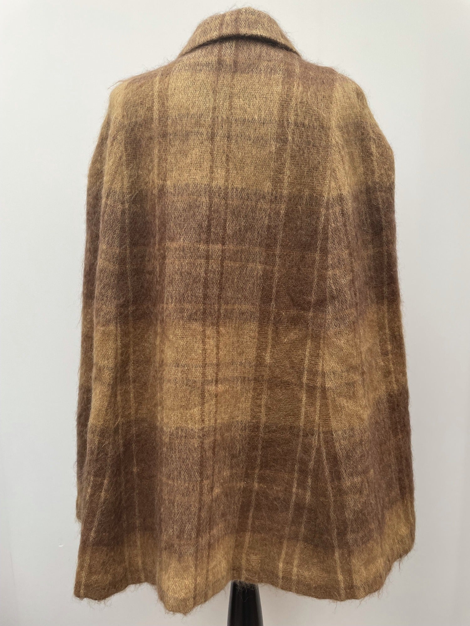 Wool Blend  wool  womens  vintage  Urban Village Vintage  urban village  pockets  patterned  pattern  One Size  mohair  front pockets  collared  collar  button  brown  Andrew Stuart