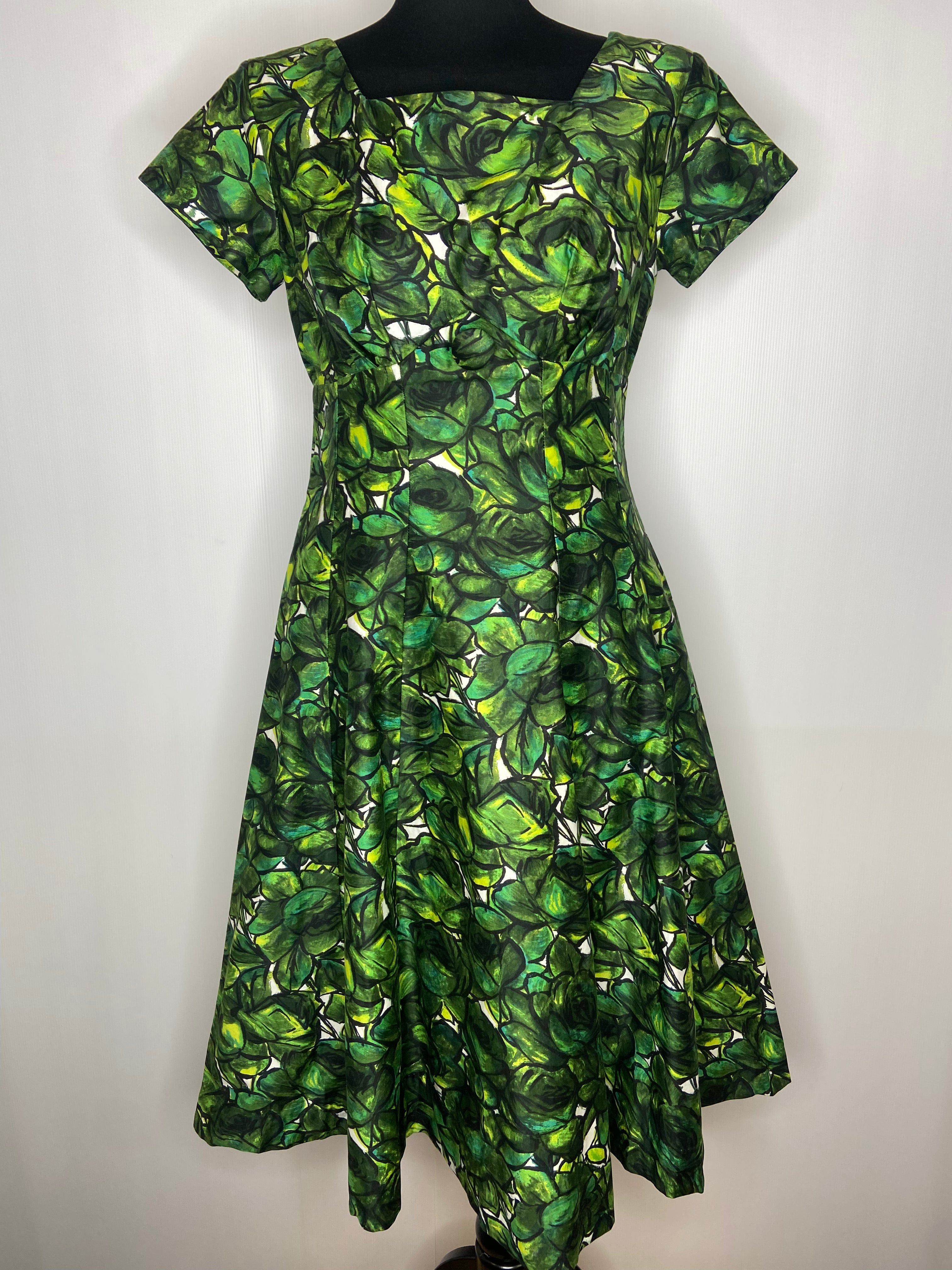 1950s Leafy Print Full Skirt Dress - Size 10 - Urban Village UrbanVillageVintage 1950s Leafy Print Full Skirt Dress - Size 10 - Urban Village UrbanVillageVintage