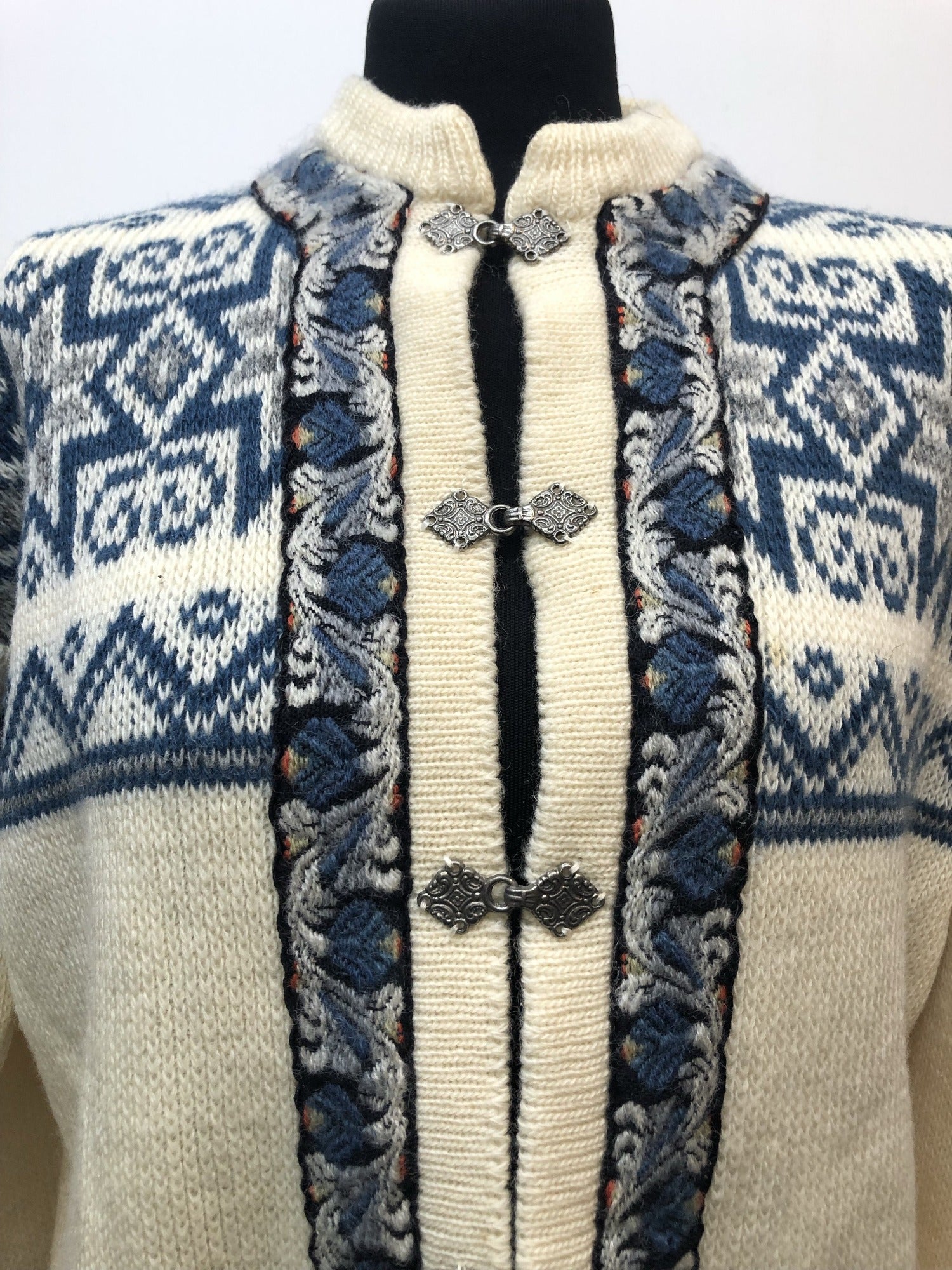 womens  vintage  Urban Village Vintage  patterned  pattern  long sleeve  knitwear  knitted  knit  fairisle  cream  cardigan  blue  70s  1970s  16  14-16  14