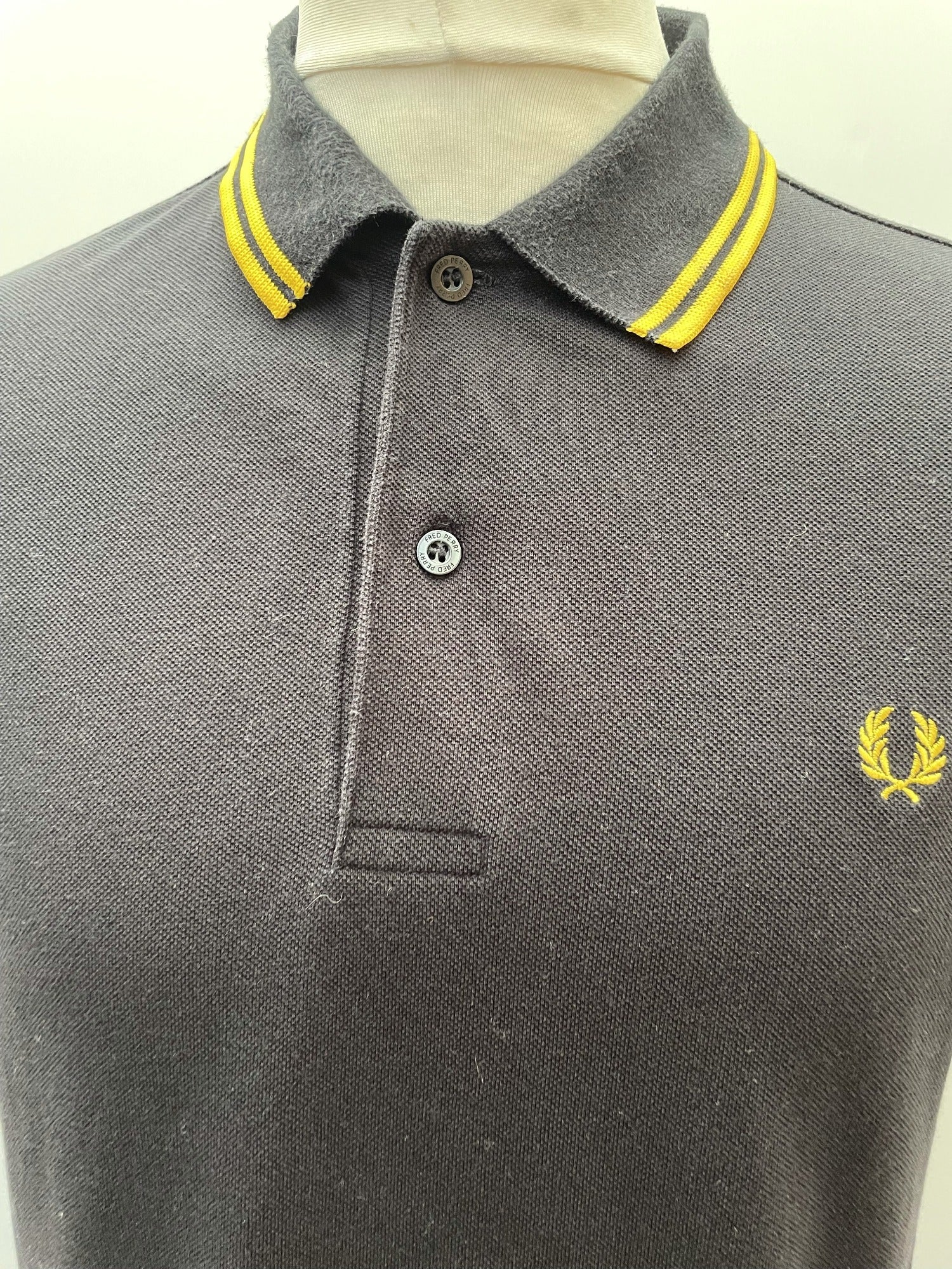 Yellow  vintage  urban village  tipped  stripey  Stripes  striped  stripe  sportswear  short sleeved  short sleeve  retro  polo top  polo  MOD  mens  L  Fred Perry  fred  collared  collar  button  black  Online store