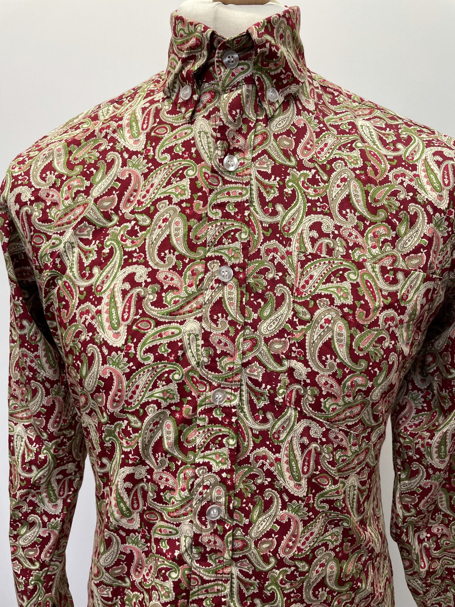 vintage  Urban Village Vintage  urban village  summer  Shirt  S  retro  patterned  Paisley Print  paisley  MOD  Mens Shirts  mens  long sleeve  collar  button down  button  burgundy