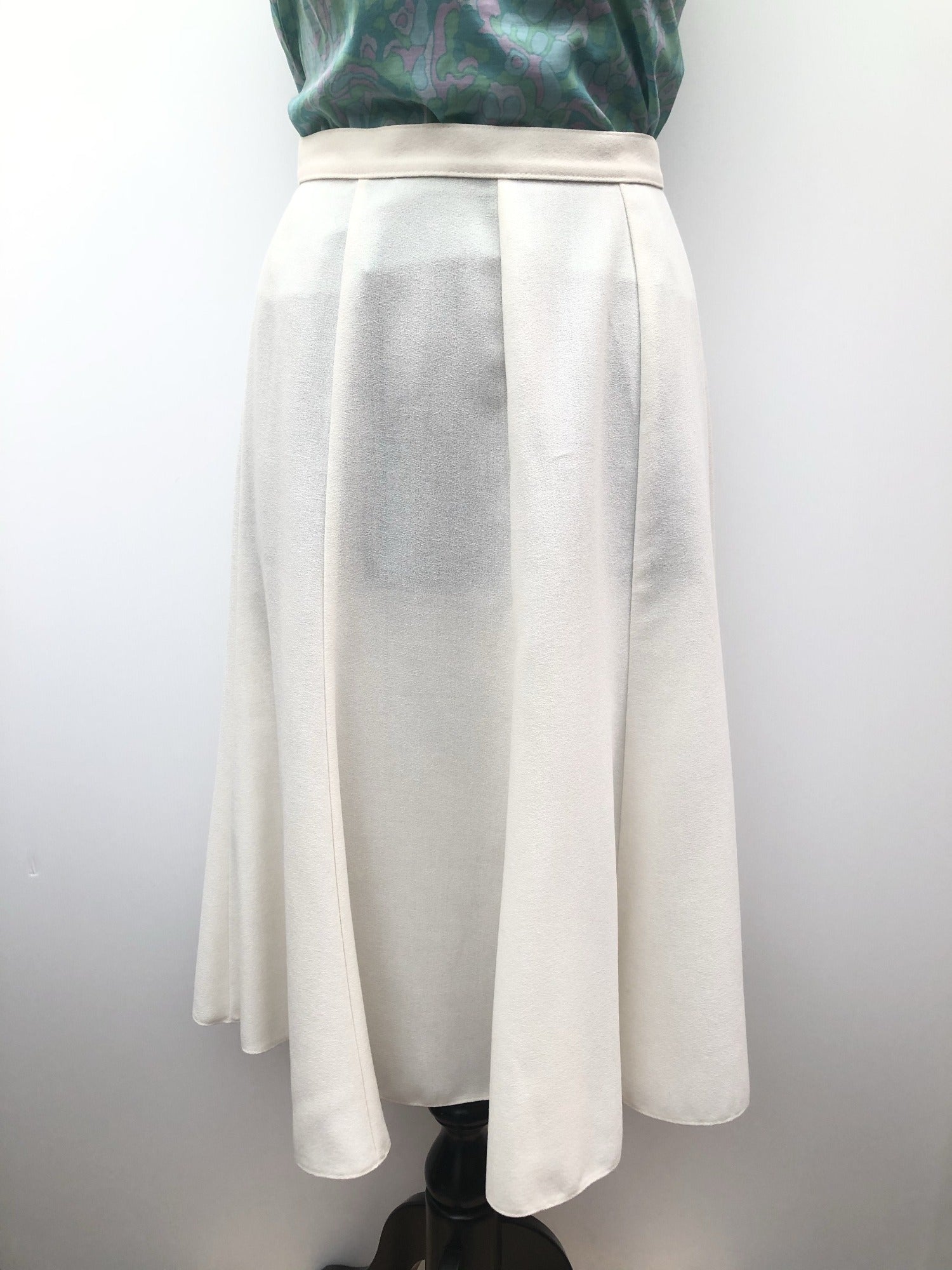 zip  womens  vintage  Urban Village Vintage  urban village  St Michael  Skirts  skirt  pleat detailing  cream  70s  1970s  10