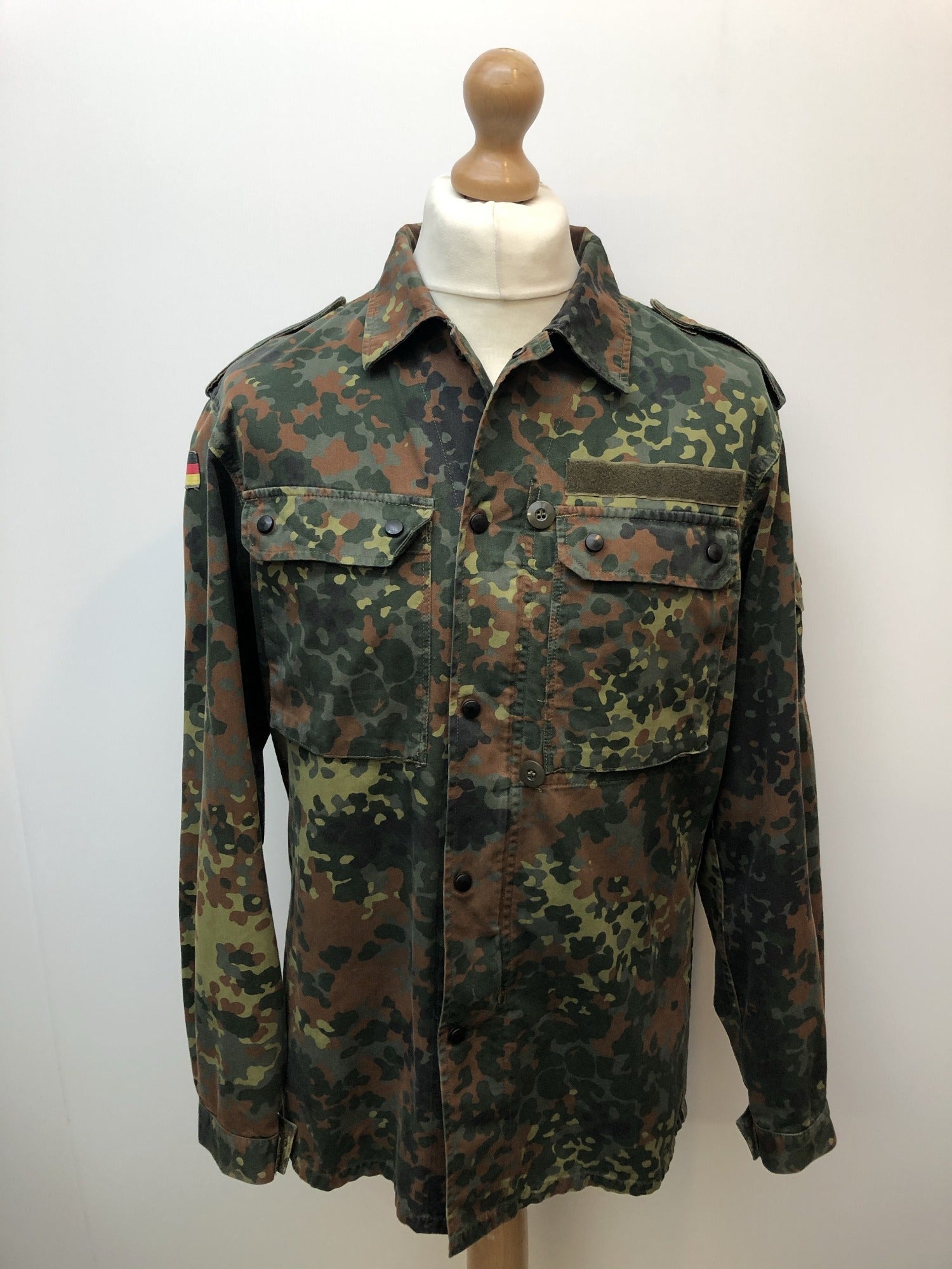 Mens Military Shirt Camouflage - Size Small - Urban Village Vintage 