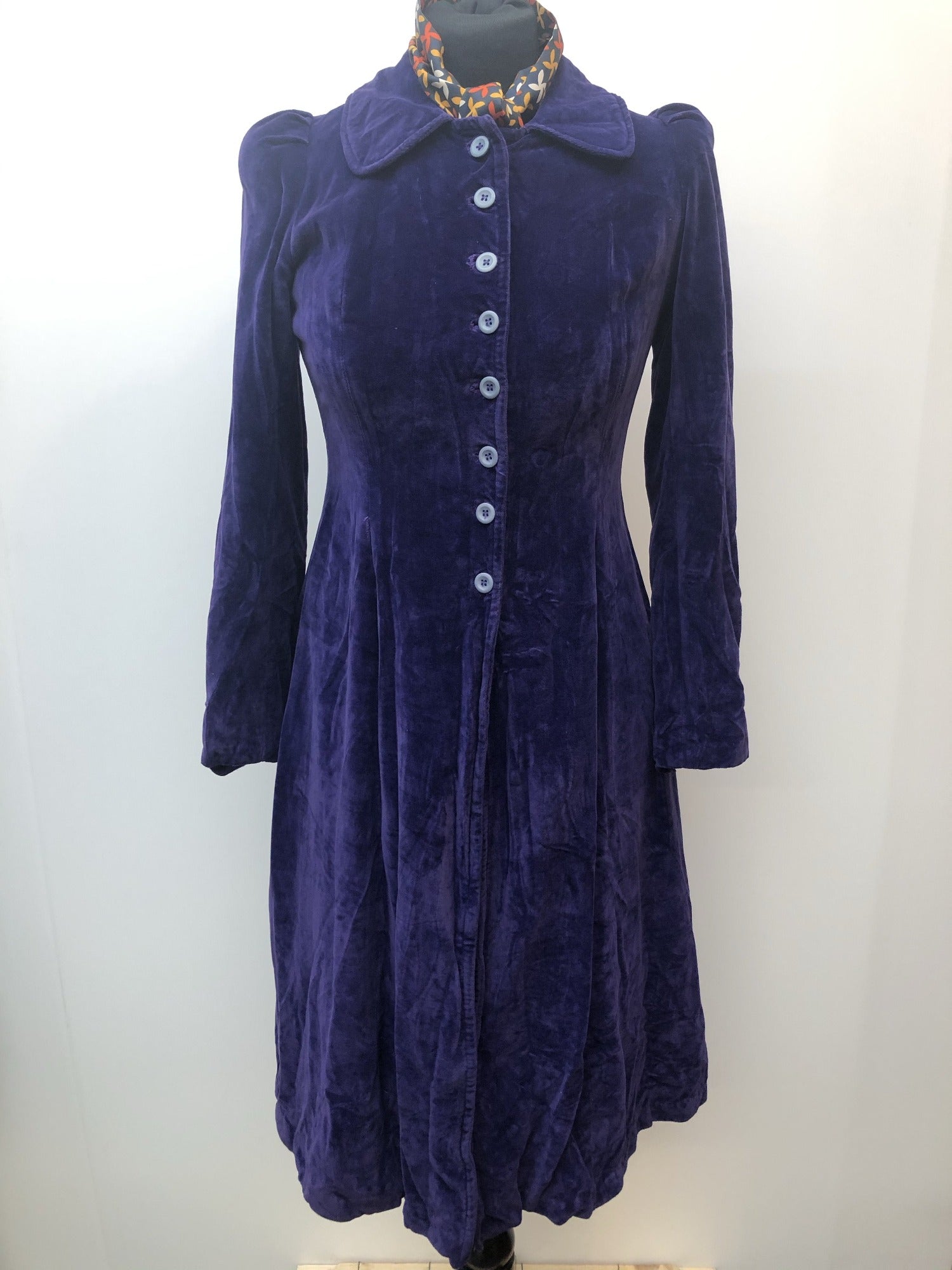 Urban Village Vintage womens vintage purple dress crushed velvet collared dress 8