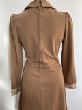 autumn dress  winter dress  womens  vintage  urban village  secretary  retro  pointed collar  open collar  floral  ditsy  day dress  dagger collar  Cotton  collar  brown  big collar  70s  70  1970s  12