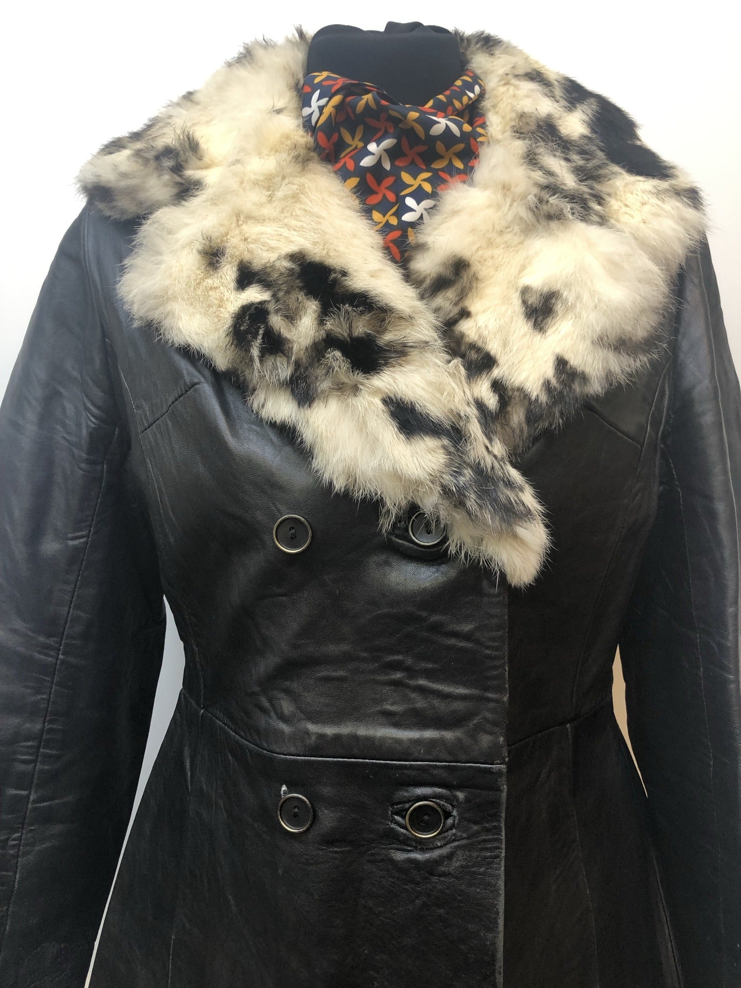 womens jacket  womens  vintage  Urban Village Vintage  rabbit  leather  fur collar  fitted  black  70s  1970s  10