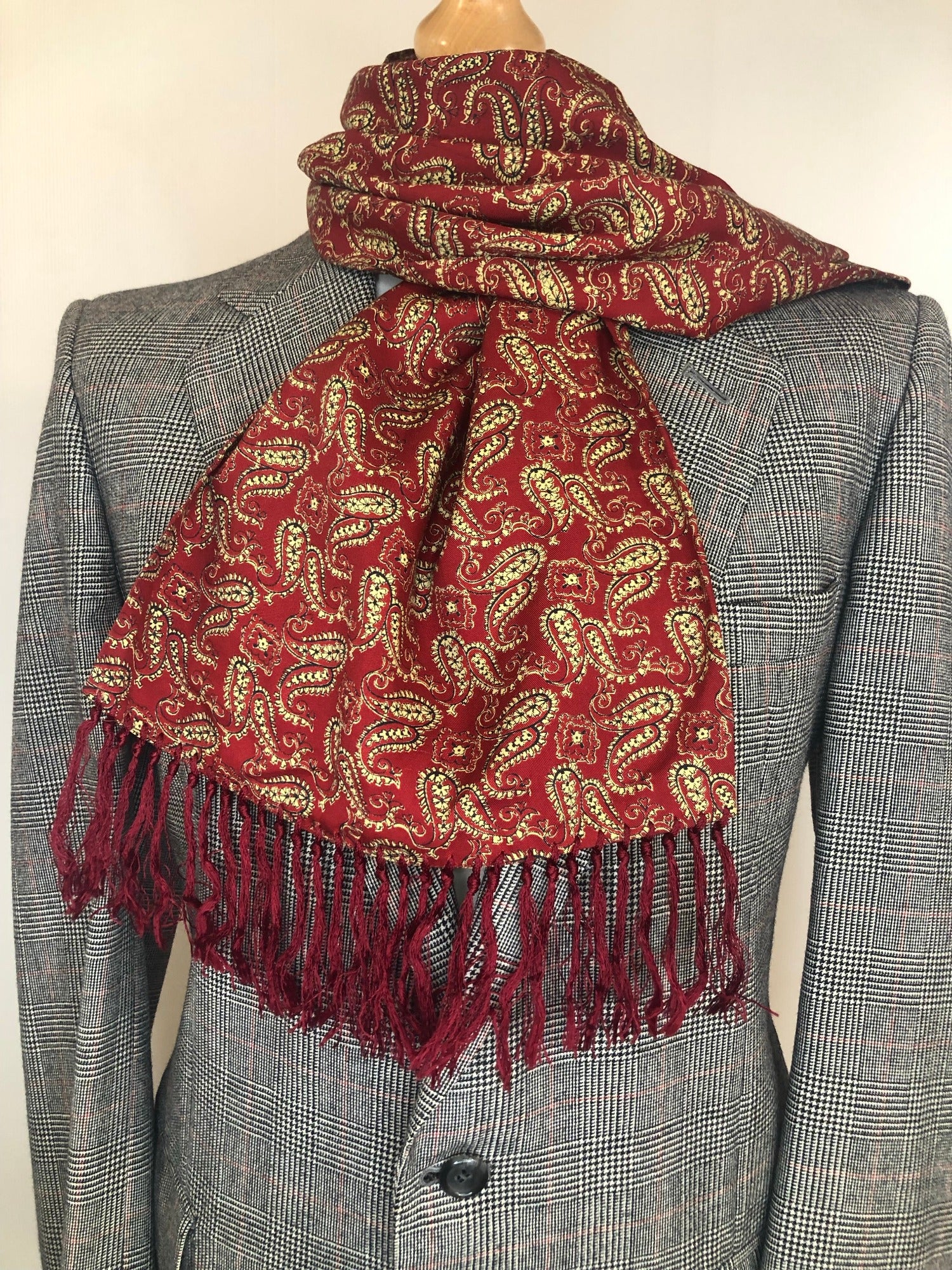 1960s Paisley Fringed Scarf by Tootal - One Size - Urban Village Vintage –  UrbanVillageVintage