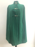 1960s Cape with Hook Fastening in Green - Size Medium