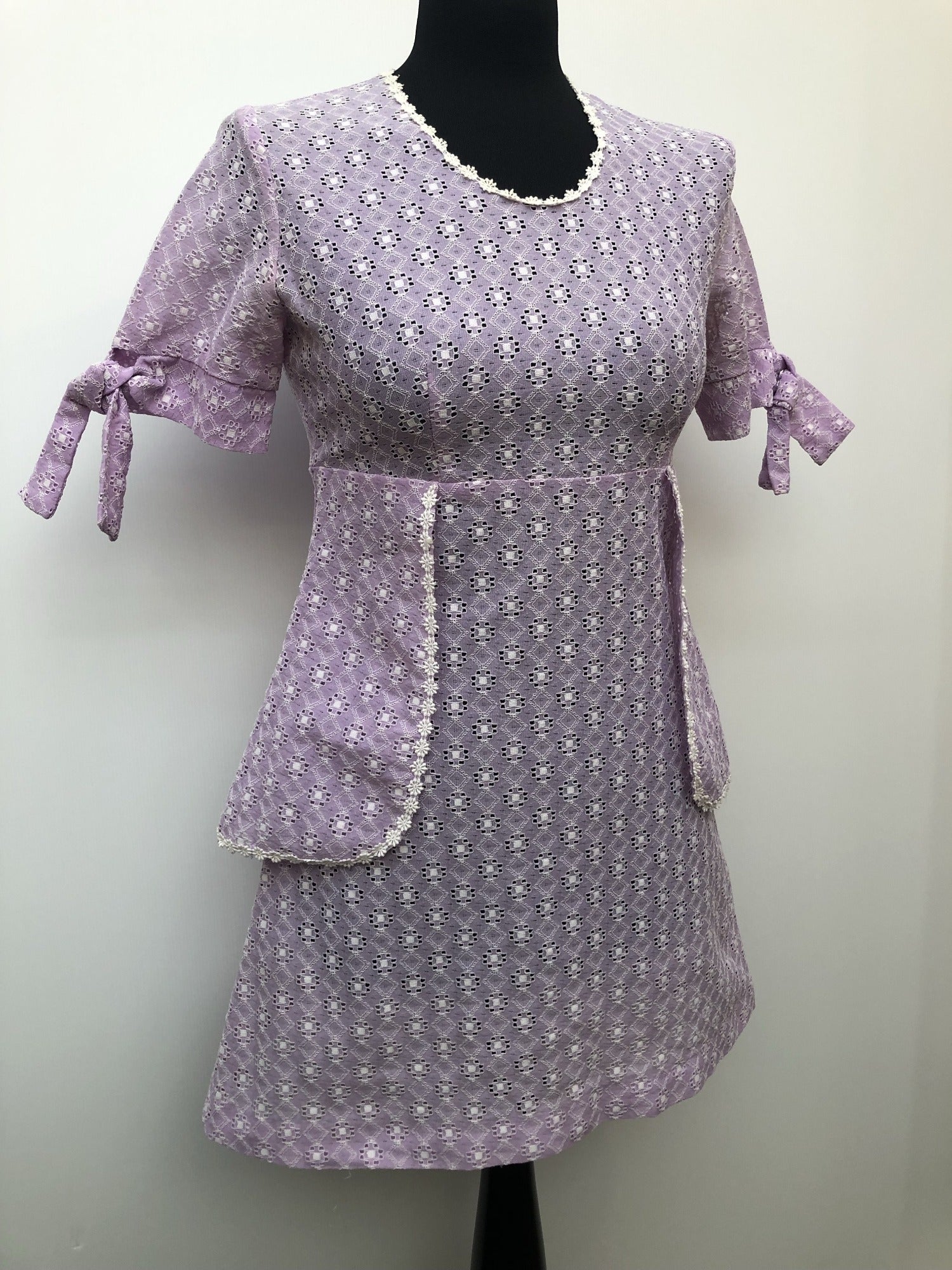 womens  vintage  Urban Village Vintage  urban village  tie sleeves  purple  mini dress  mini  dress  crochet trim  8  60s  1960s