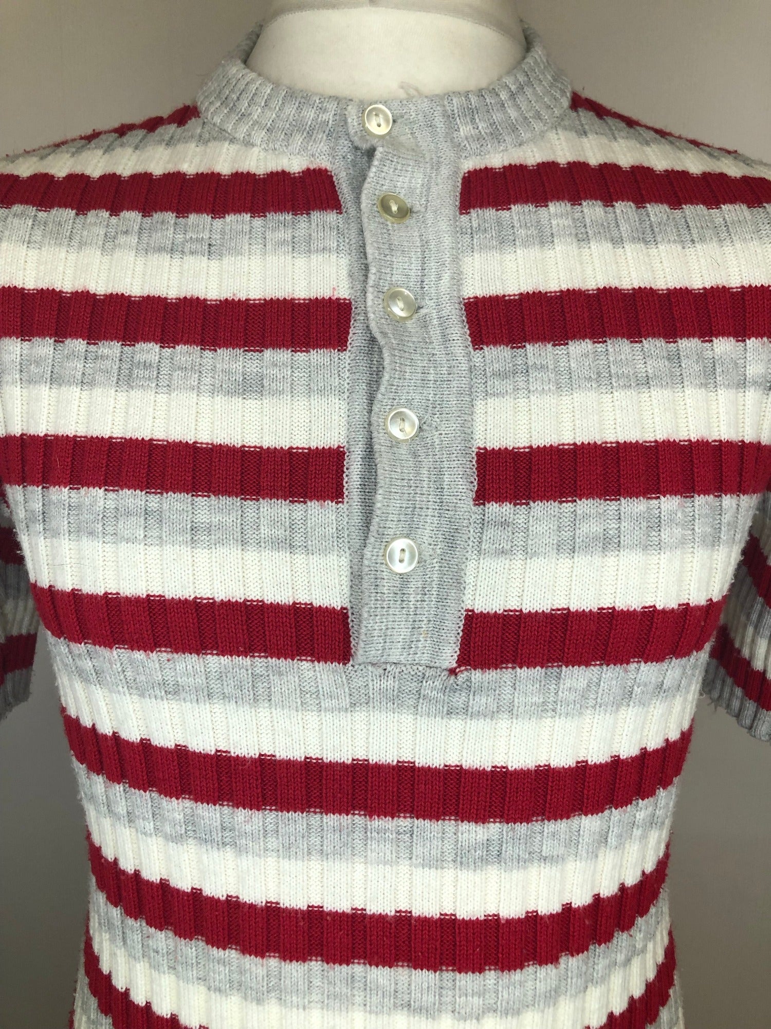 white  vintage  Urban Village Vintage  urban village  top  Stripes  striped  stripe  S  round neck  retro  red  multi  mens  light knitwear  light knit  knitwear  knitted  knit  grey