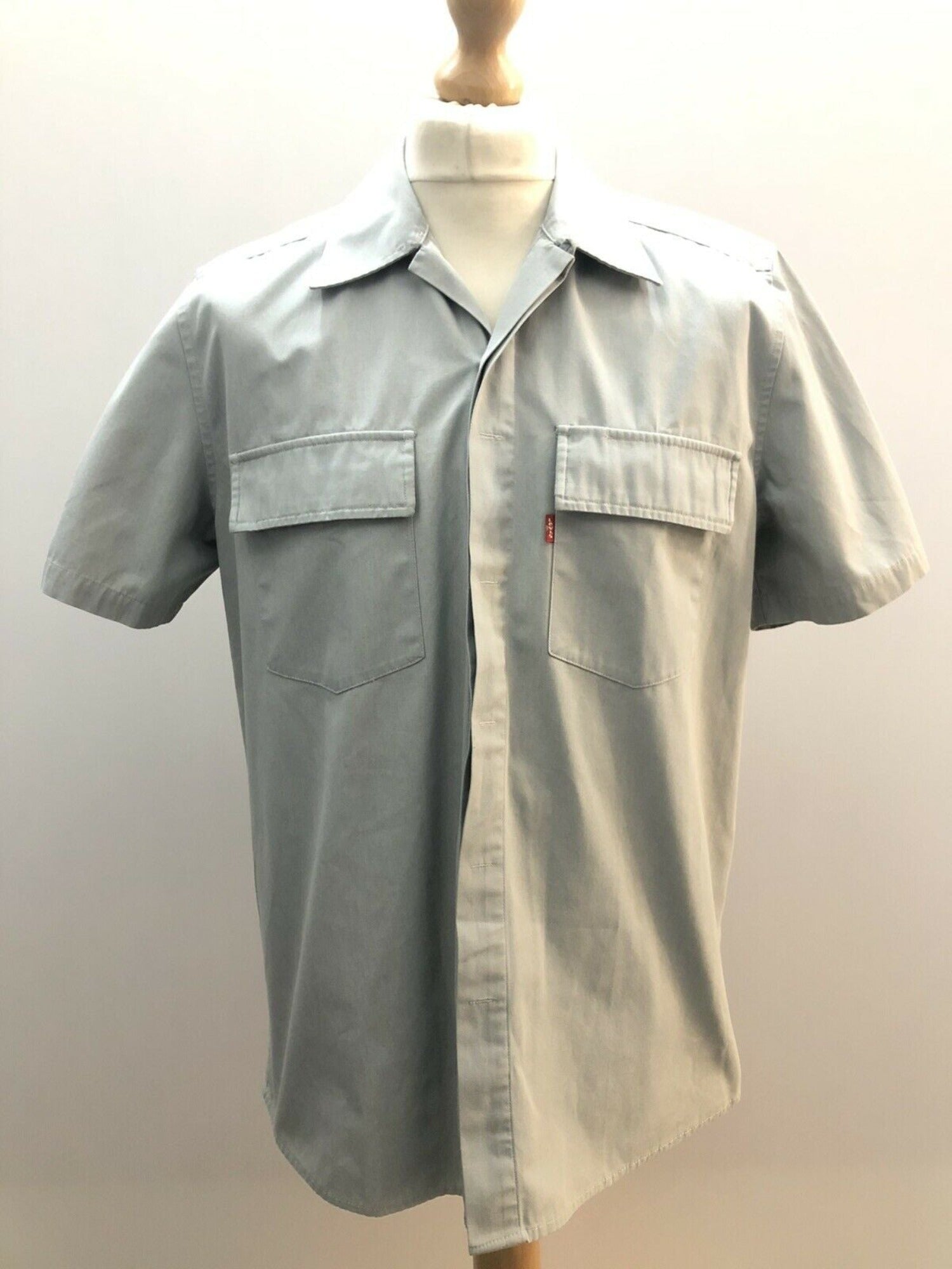 Mens Levis Sta-Prest Red Tab Short Sleeve Shirt Size UK L Mens